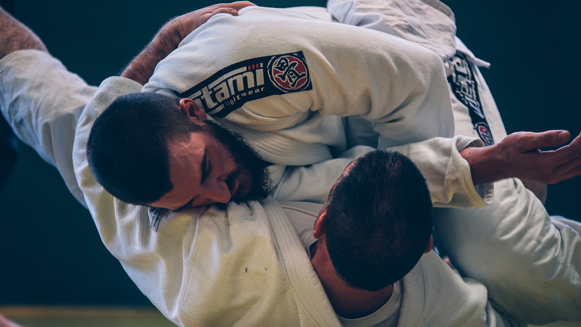 Muay Thai vs BJJ (Jiu Jitsu) Which is Better? Enhanced Combat Sports